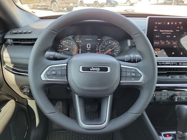 New 2026 Diamond Black Crystal Pearlcoat Jeep Latitude image 19