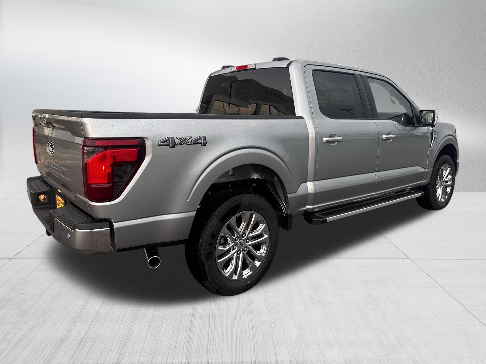 New 2026 Carbonized Gray Metallic Ford XLT image 4