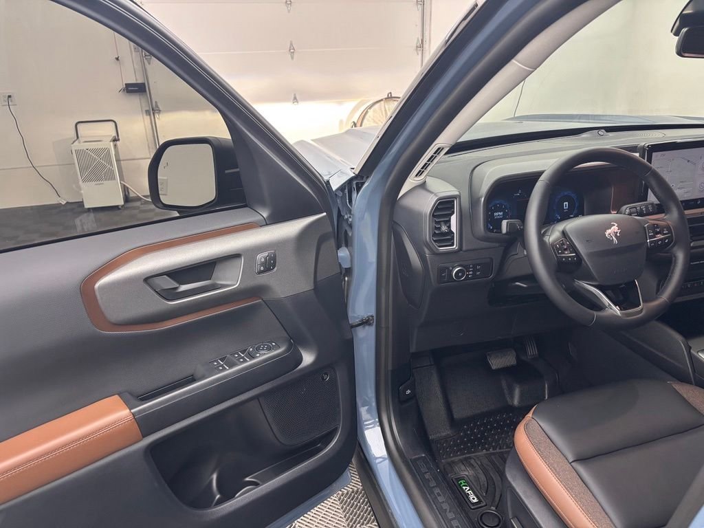 Used 2025 Azure Gray Metallic Ford Outer Banks image 15