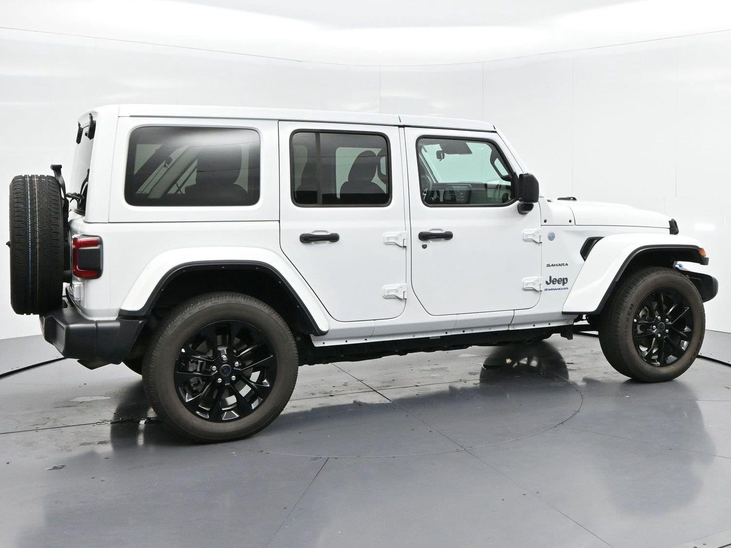Used 2024 Bright White Clearcoat Jeep Sahara image 8