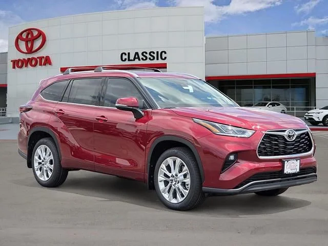 2026 Toyota Highlander Limited AWD's photo