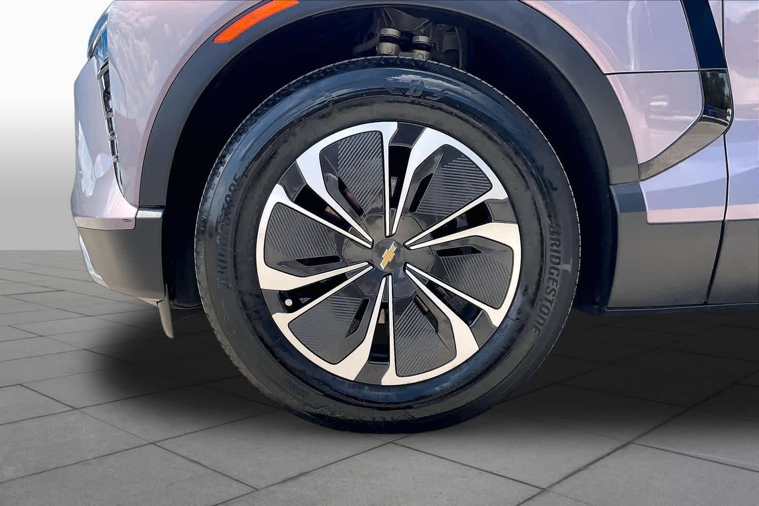 Used 2024 Galaxy Gray Metallic Chevrolet eAWD LT image 9