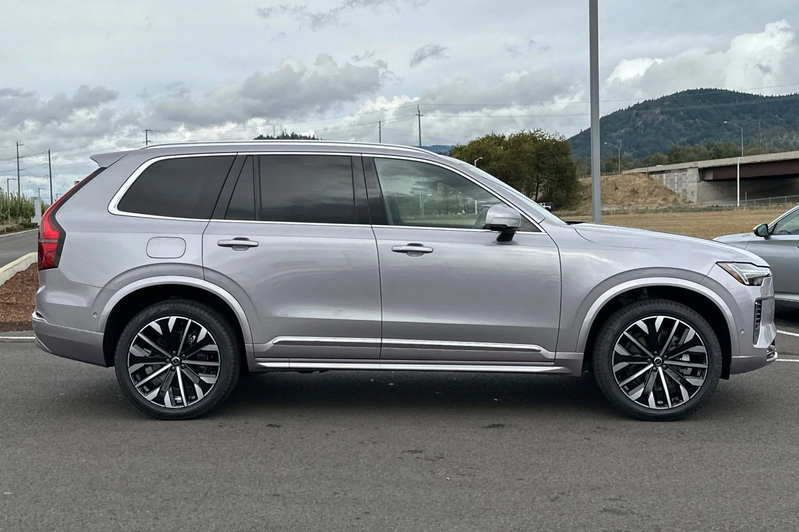 2026 Volvo XC90 Plus - Photo 2