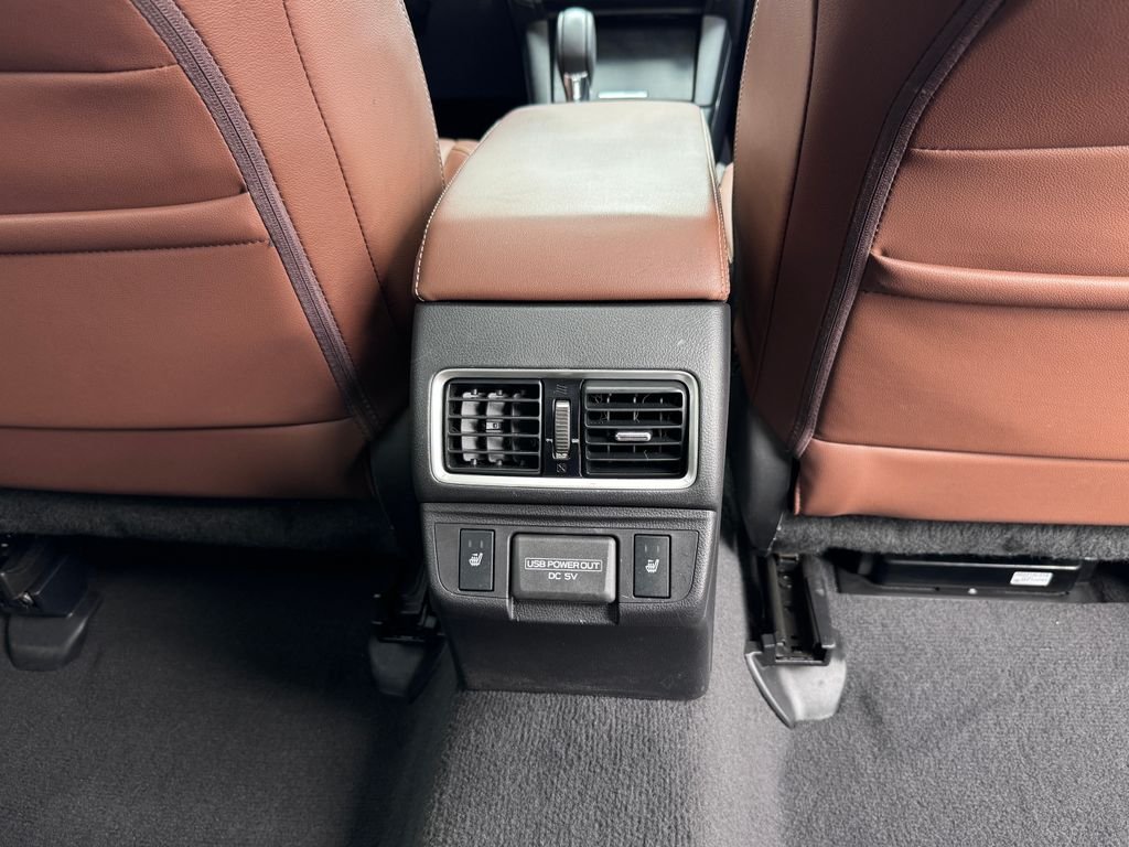 Used 2018 White Subaru 2.5i image 37