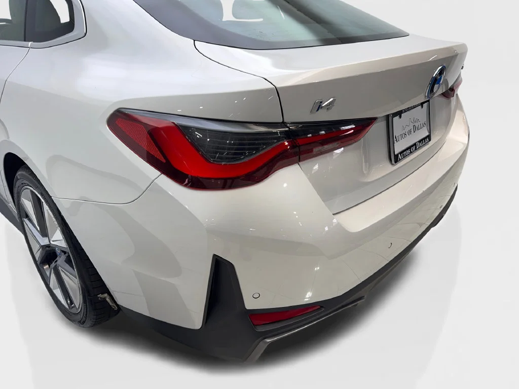 Used 2024 White BMW eDrive35 image 21