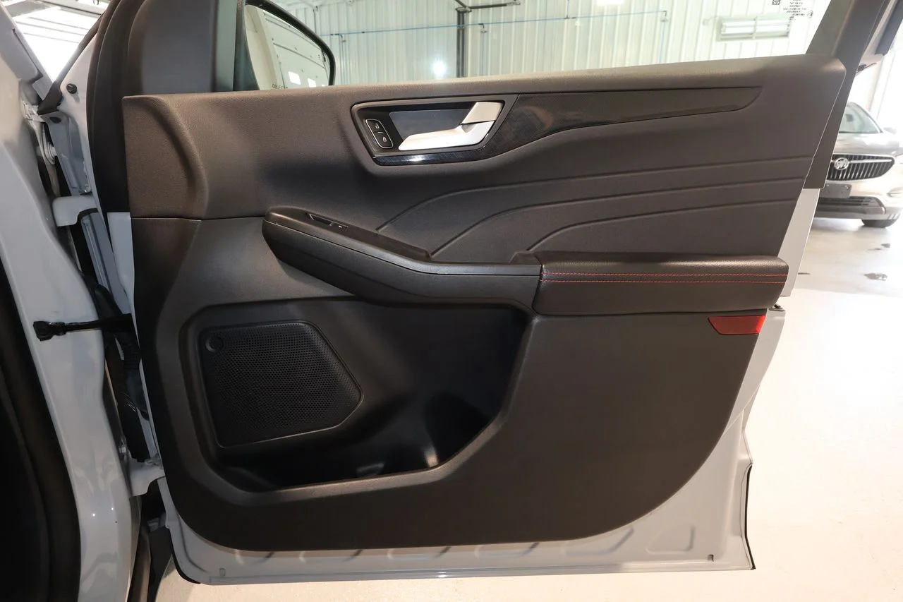 Used 2025 Silver Ford ST-Line Select image 18