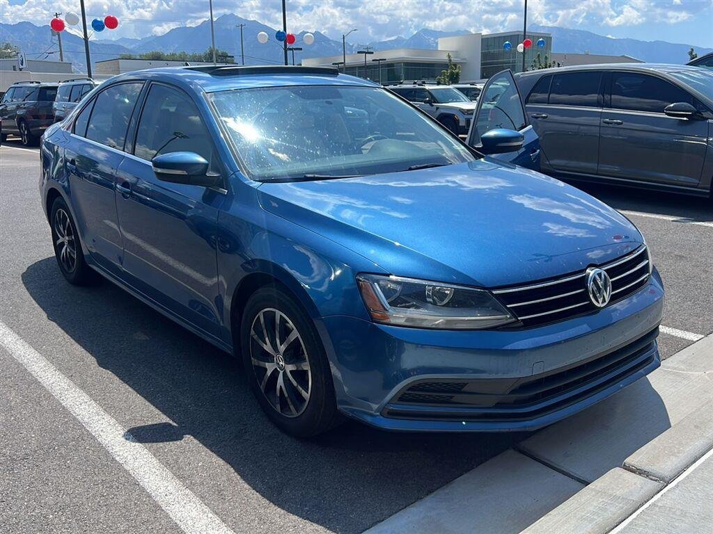 Used 2017 Silk Blue Metallic Volkswagen 1.4T SE image 1