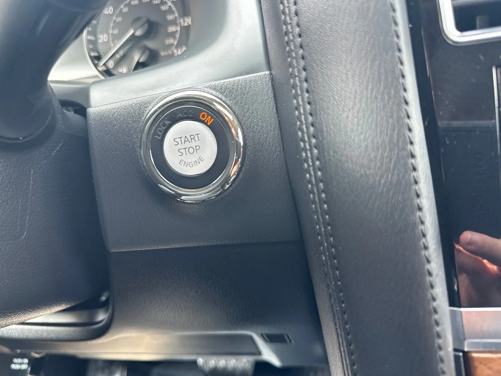 Used 2023 Blue Nissan SL image 59