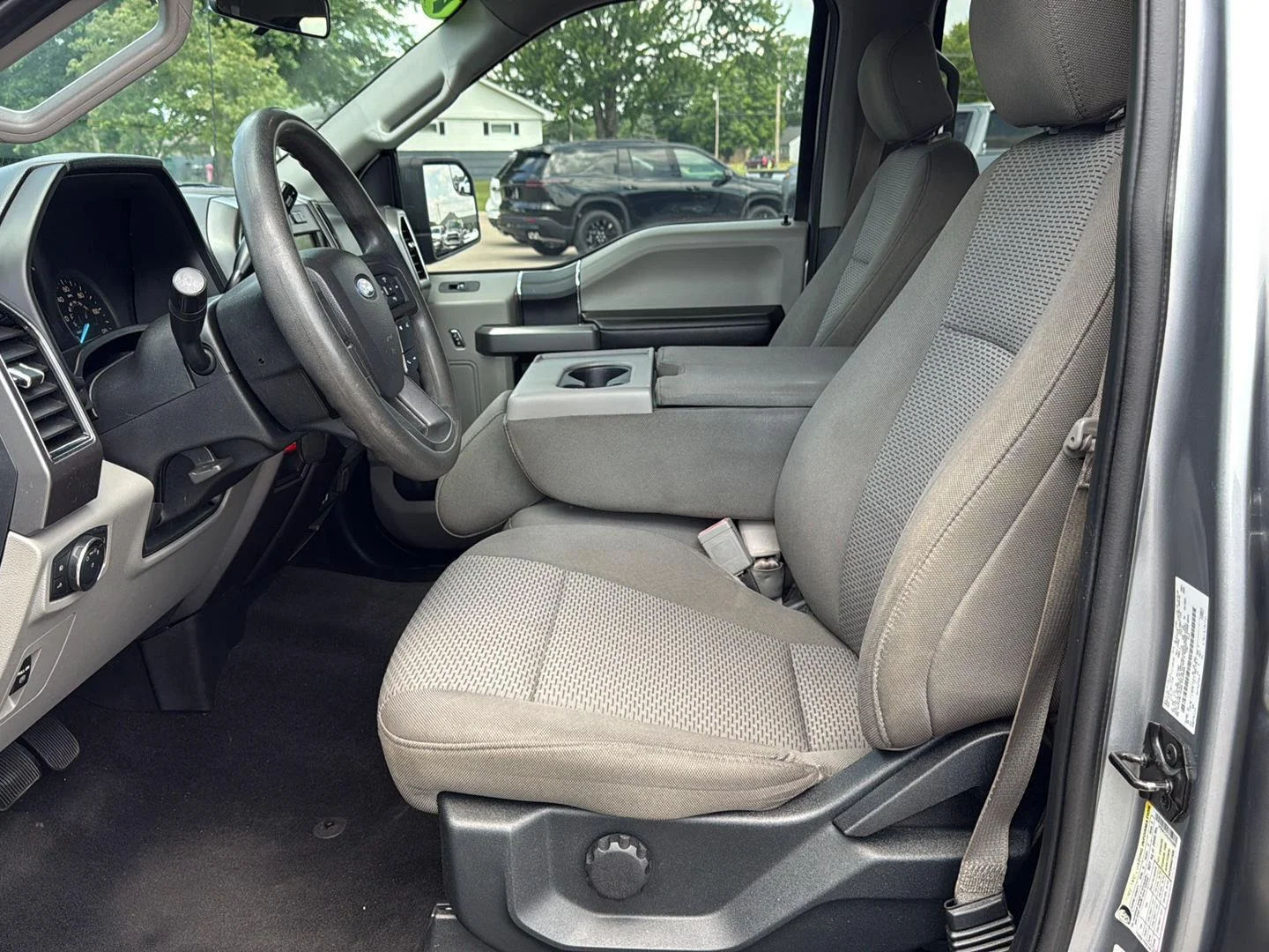 Used 2020 Iconic Silver Ford XLT image 9