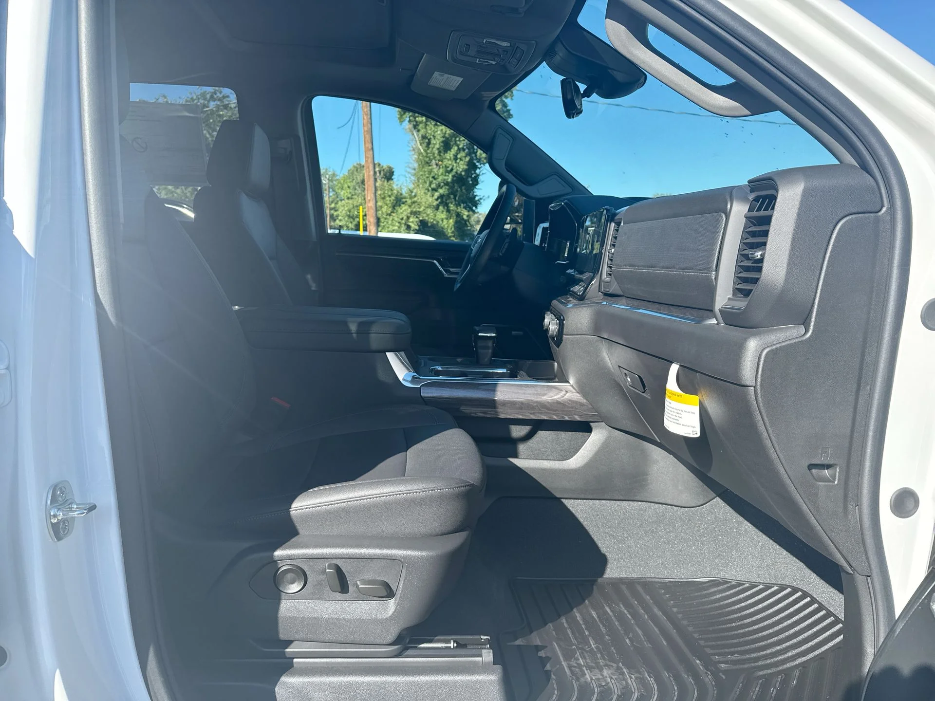2025 Chevrolet Silverado 1500 LTZ - Photo 61