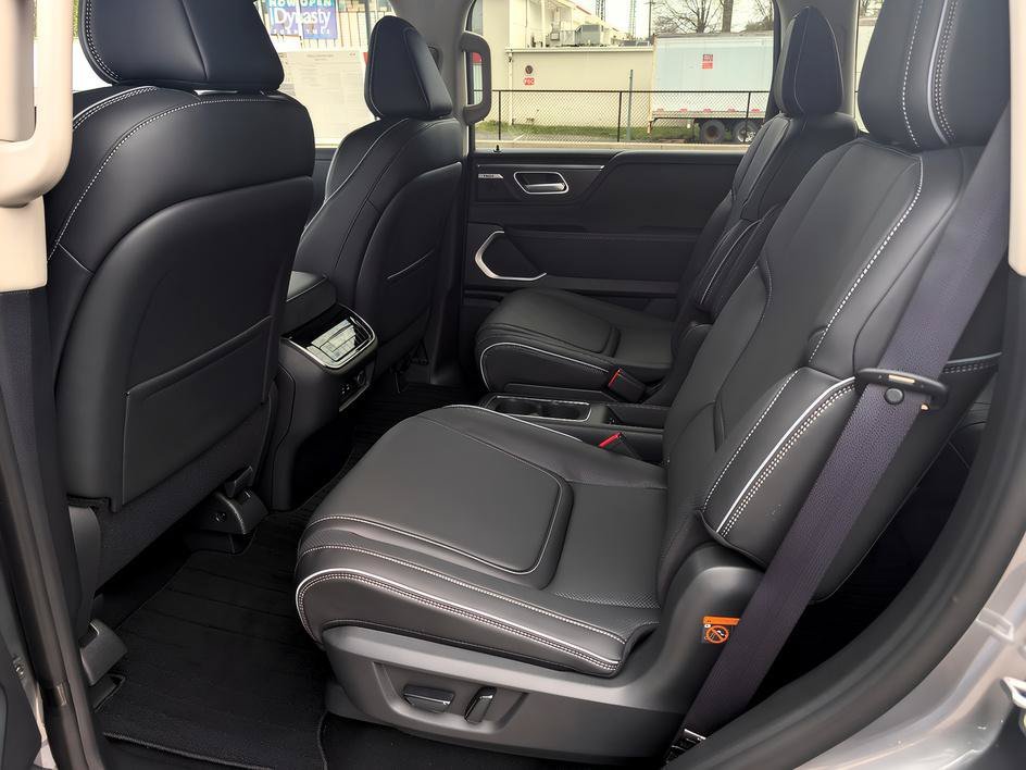 Certified Used 2026 Dynamic Metal INFINITI LUXE image 12