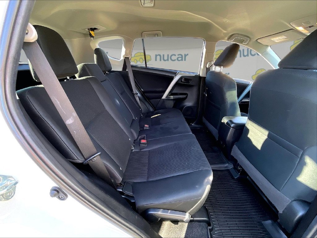 Used 2018 White Toyota LE image 16