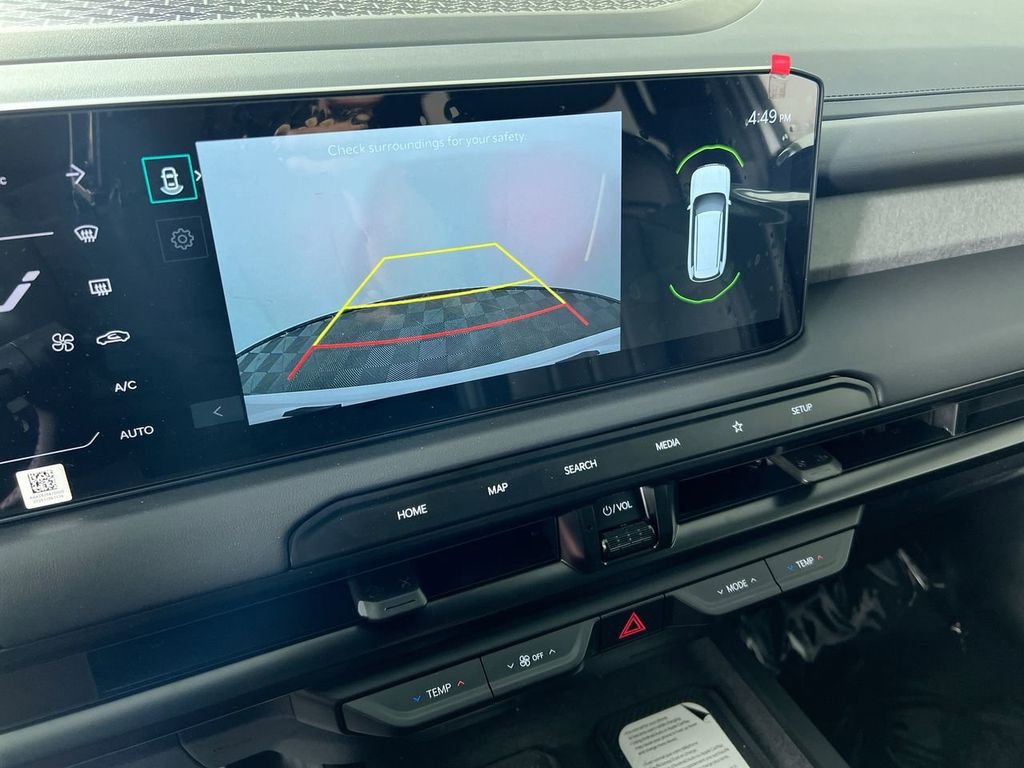 New 2027 Glacial White Pearl Kia X-LINE SX image 24