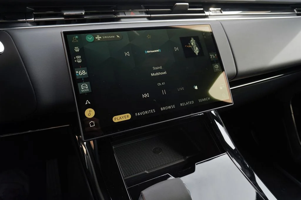 New 2026 Carpathian Grey Land Rover SE image 20
