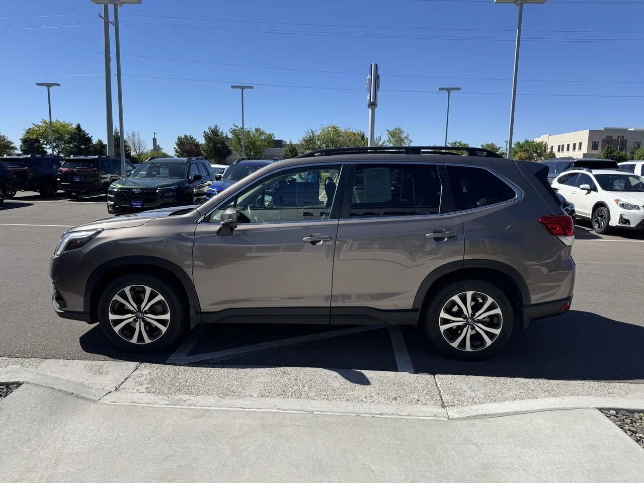Used 2023 Brilliant Bronze Metallic Subaru Limited image 4