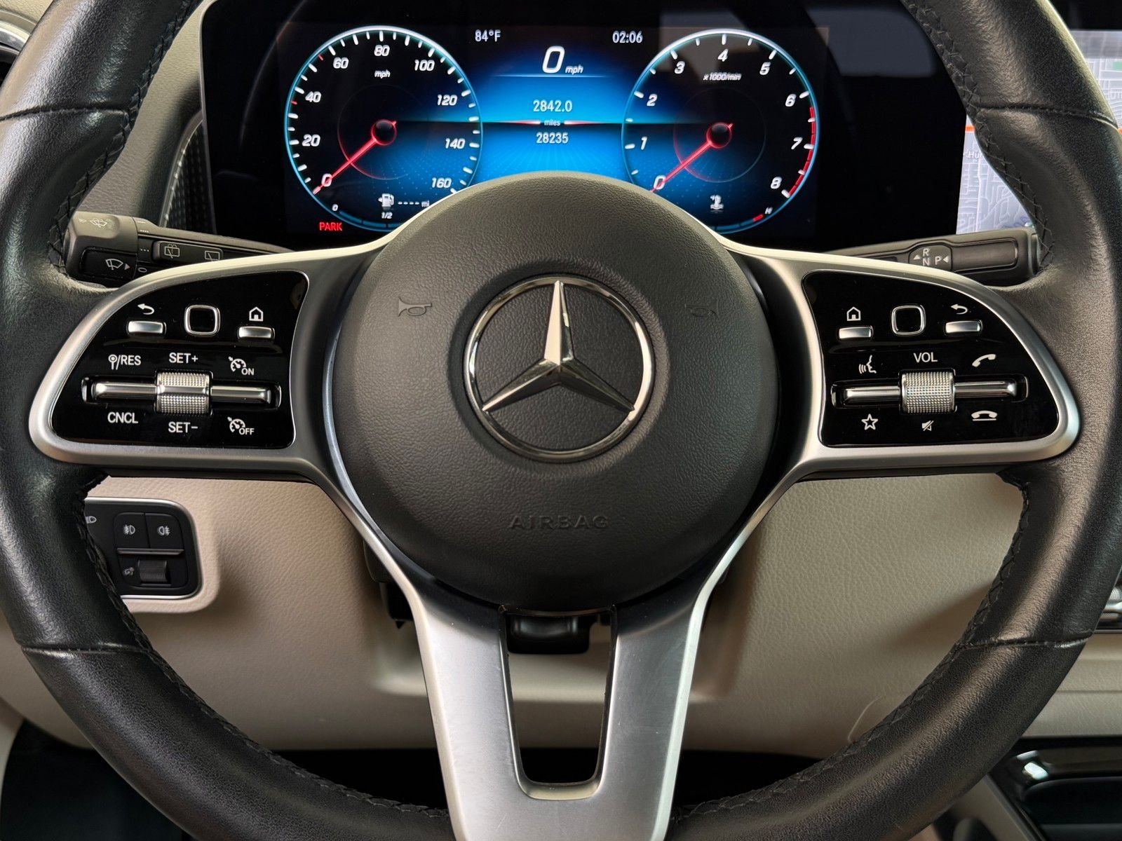 Certified Used 2022  Mercedes-Benz GLB 250 image 9