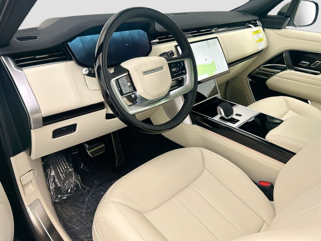 New 2026 Santorini Black Land Rover SE image 9