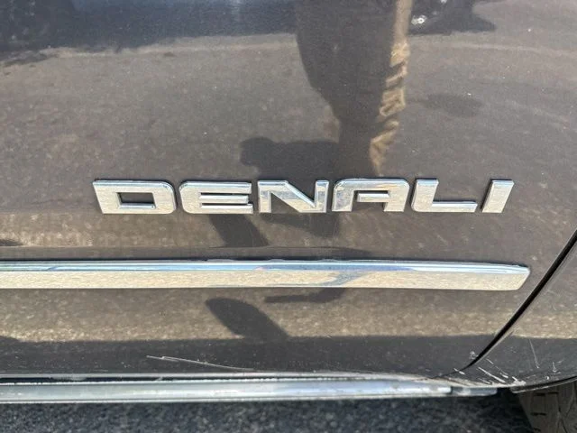 Used 2016 Silver GMC Denali image 11