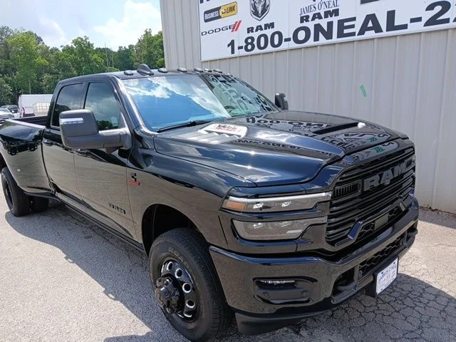 New 2026 Diamond Black Crystal Pearl-Coat Exterior Paint RAM Laramie image 1