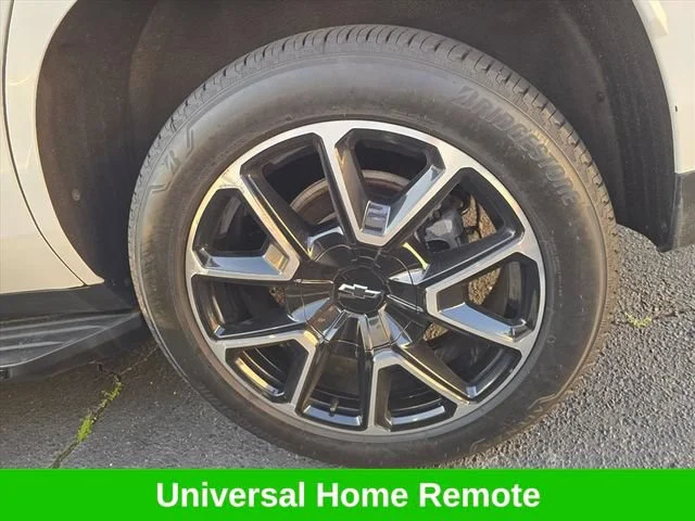 Used 2023 SUMMIT WHITE Chevrolet RST image 26