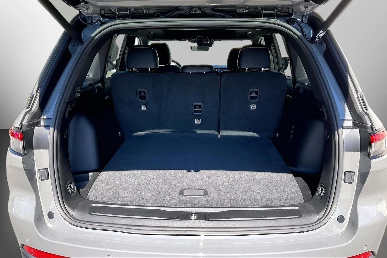 New 2027 Sting-Gray Clear-Coat Paint Jeep Limited image 23