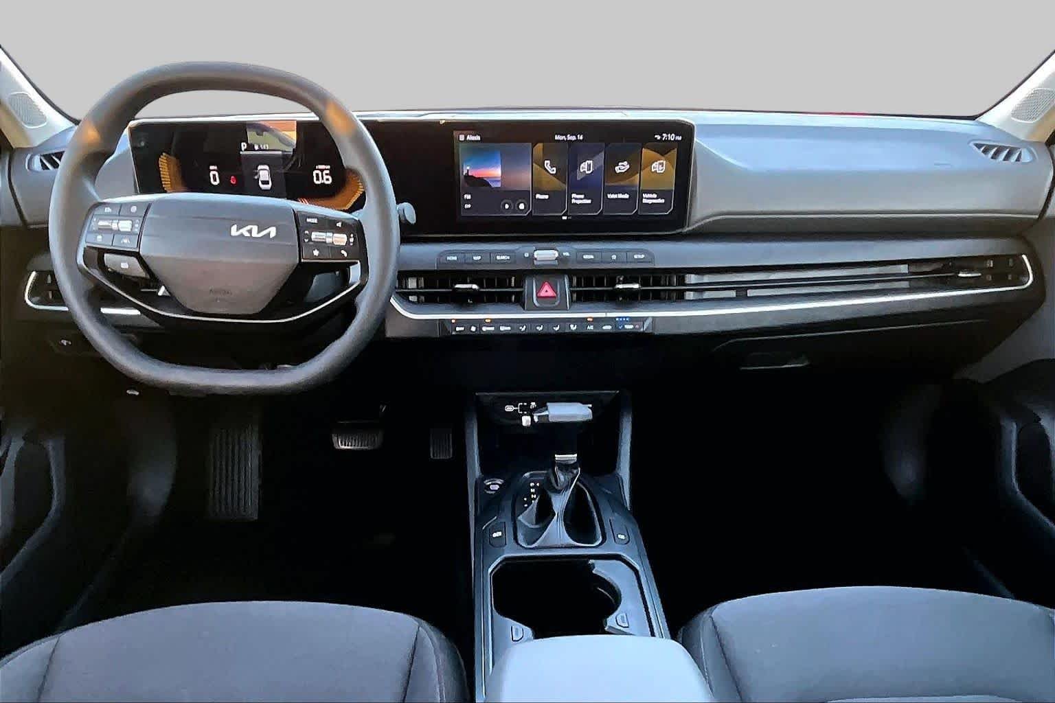 Used 2025 Aurora Black Pearl Kia LXS image 15