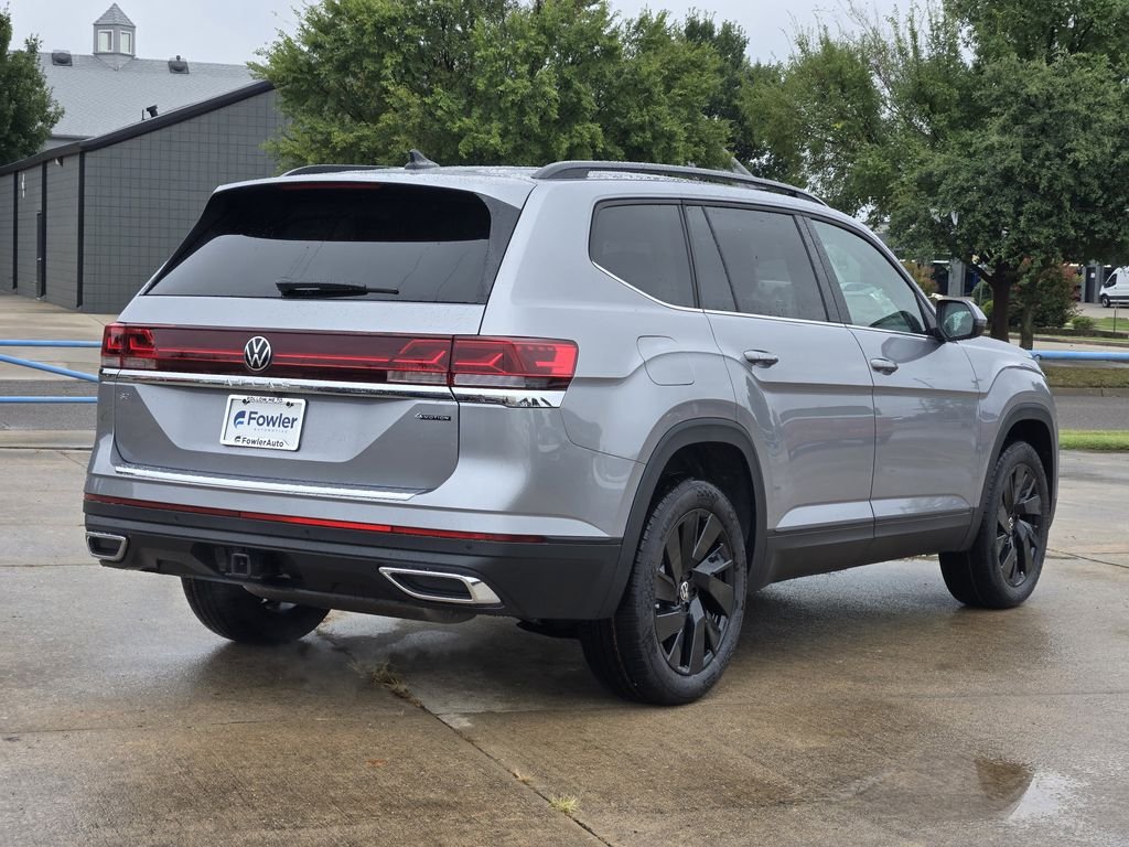 New 2026 Silver Volkswagen 2.0T SE w/Technology image 4