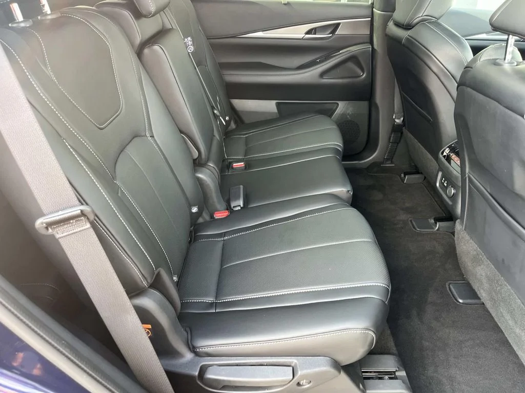 Used 2023 Grand Blue INFINITI LUXE image 21