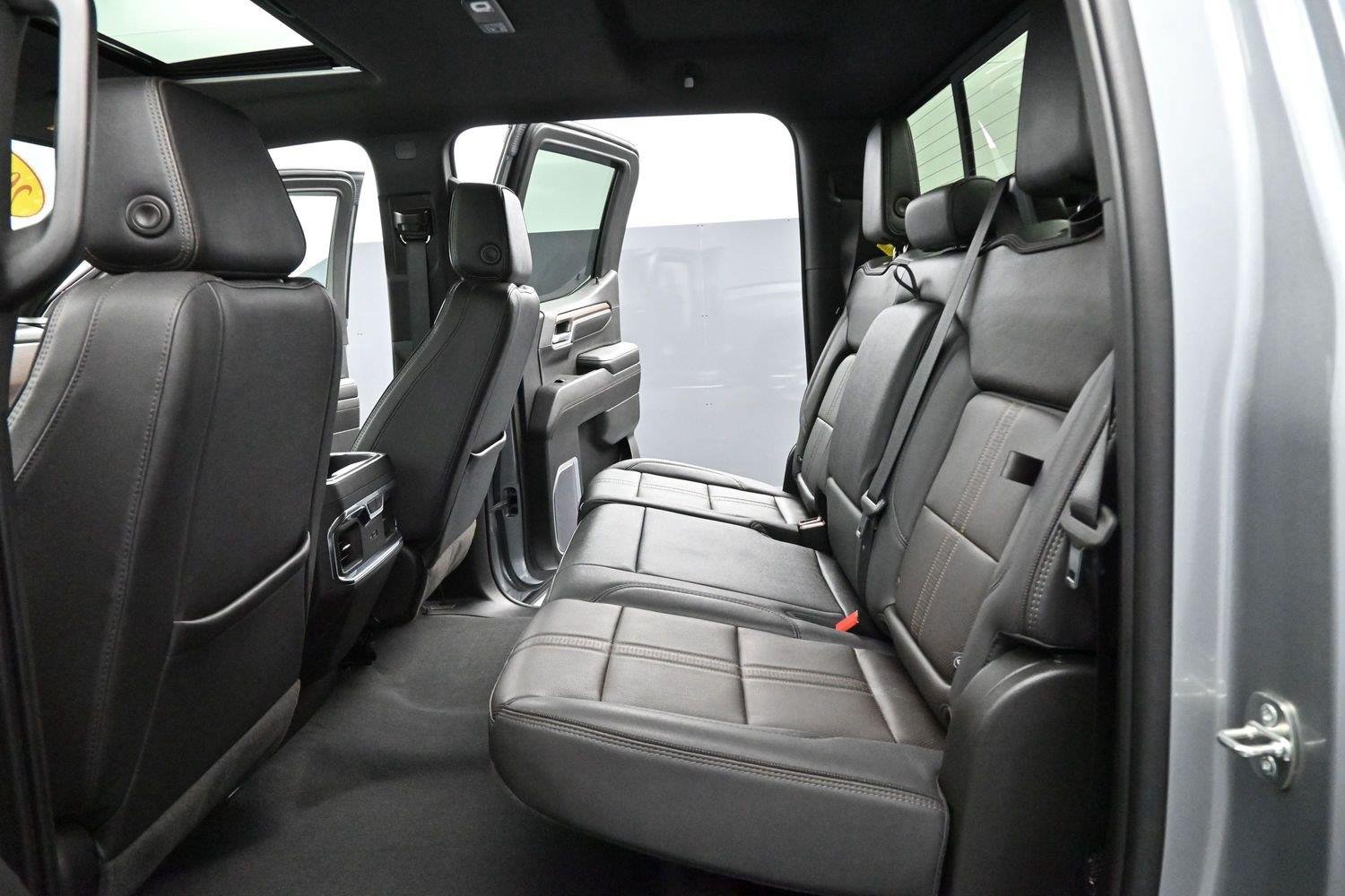 Used 2023 STERLING GRAY METALLIC Chevrolet High Country image 28