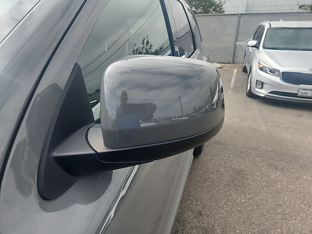 Used 2021 Gray Dodge SXT image 6