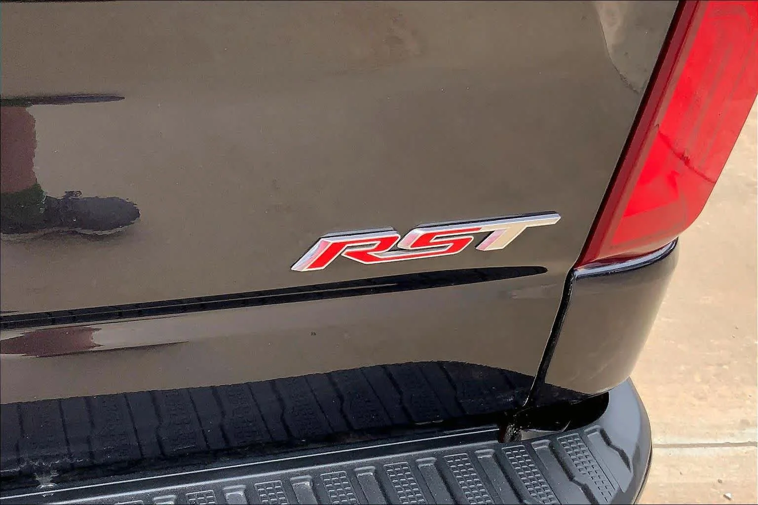 Used 2022 Dark Ash Metallic Chevrolet RST image 9