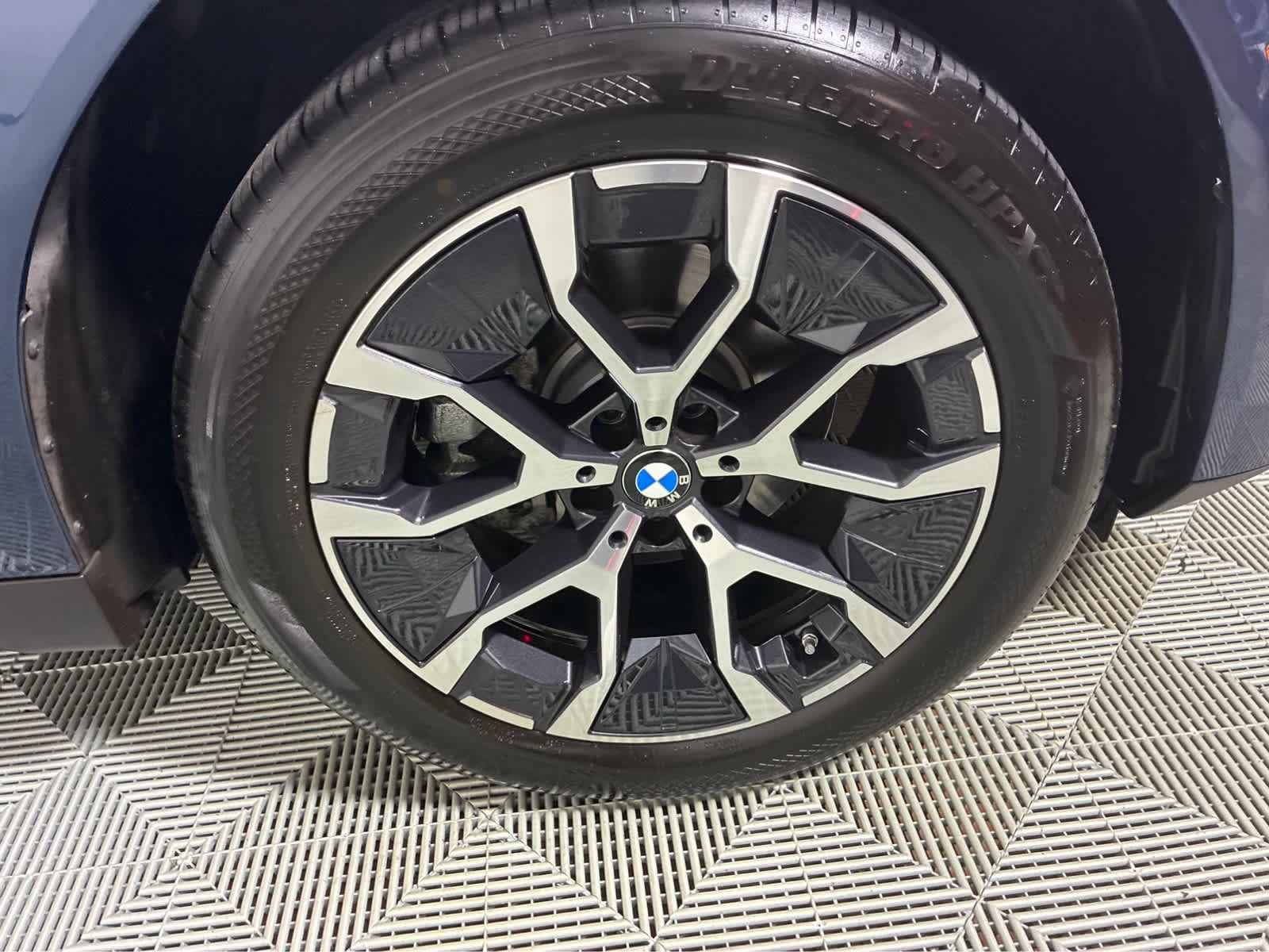New 2026 Tanzanite Blue II Metallic BMW 30 xDrive image 14