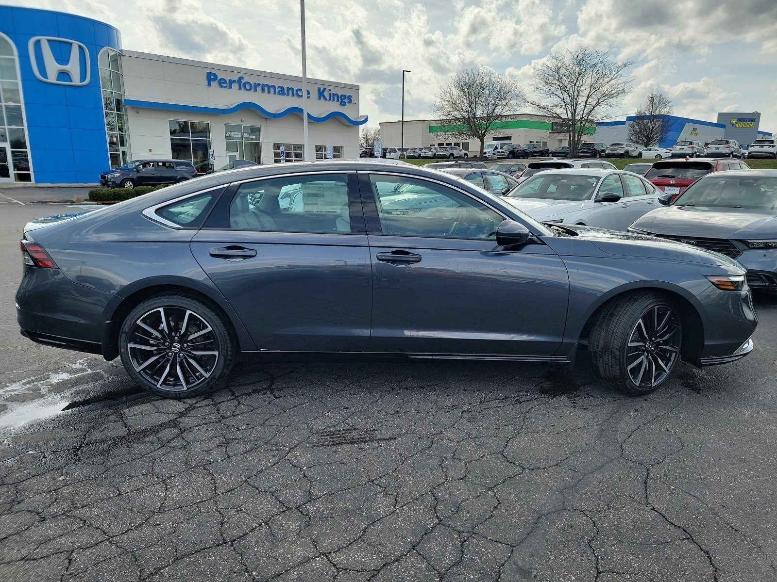 New 2026 Meteorite Gray Metallic Honda Touring image 28