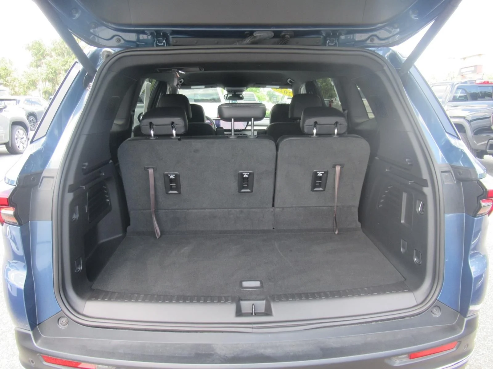 Used 2025 Blue Buick Preferred image 37