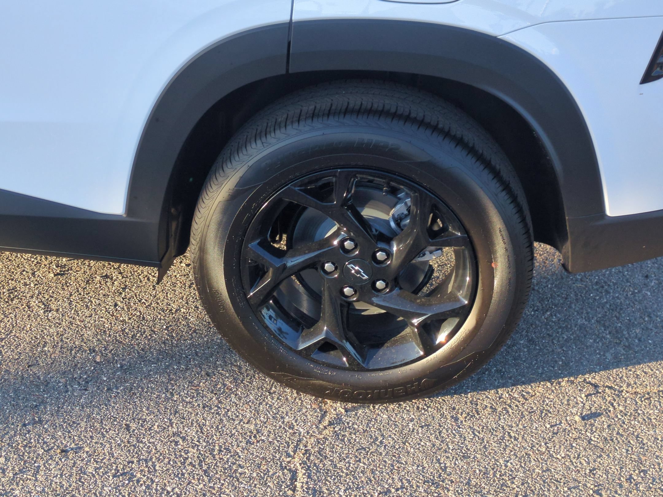 New 2026 Summit White Chevrolet LT image 9