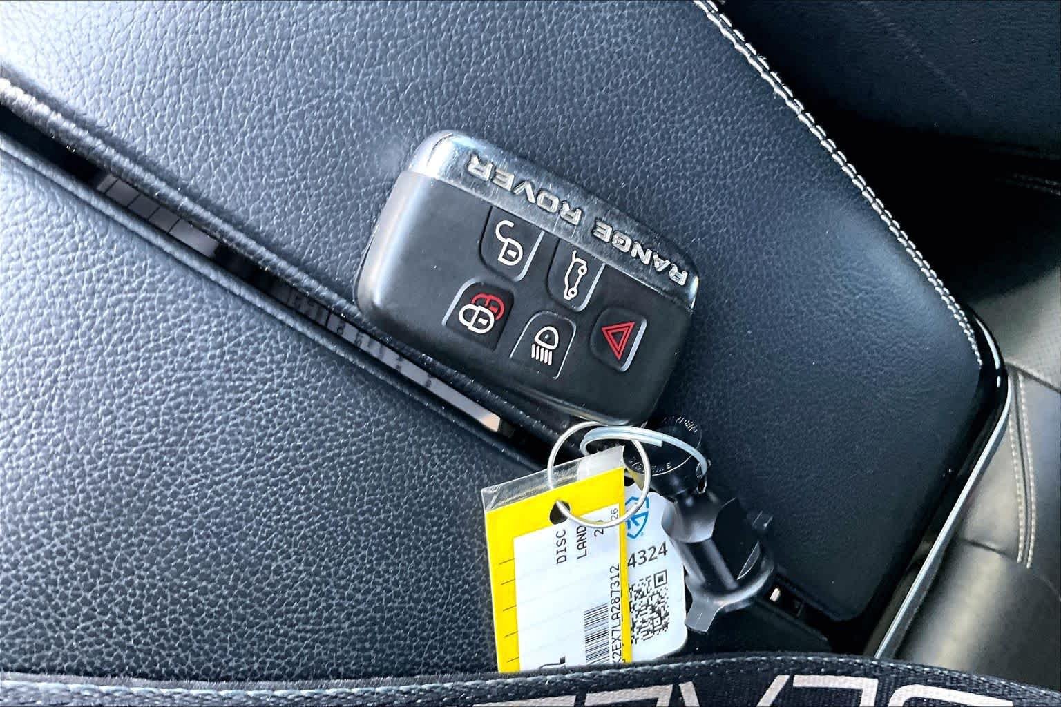 Used 2020  Land Rover R-Dynamic S image 15