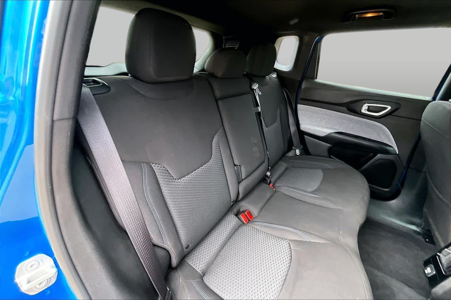 Used 2025 Hydro Blue Pearlcoat Jeep Sport image 20