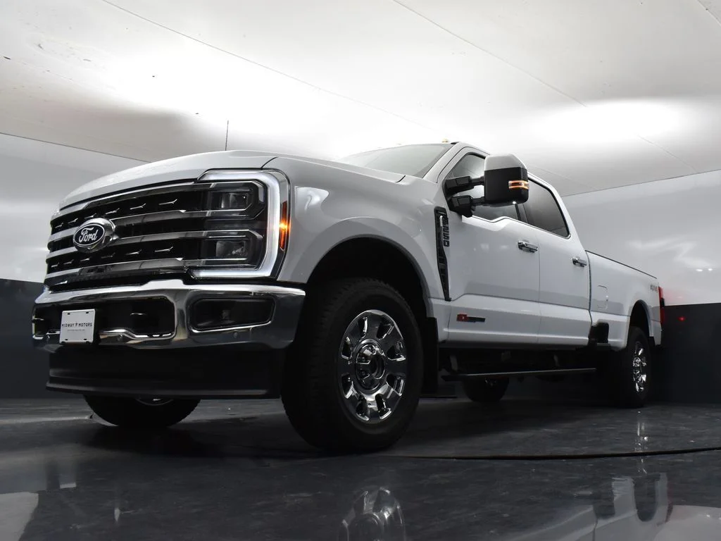 New 2027 Oxford White Ford F-250® Lariat® image 33
