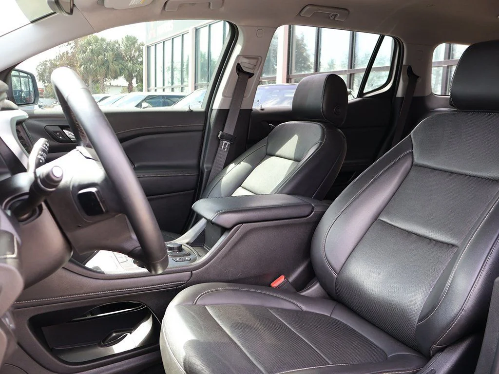 Used 2023 Silver GMC SLT image 29