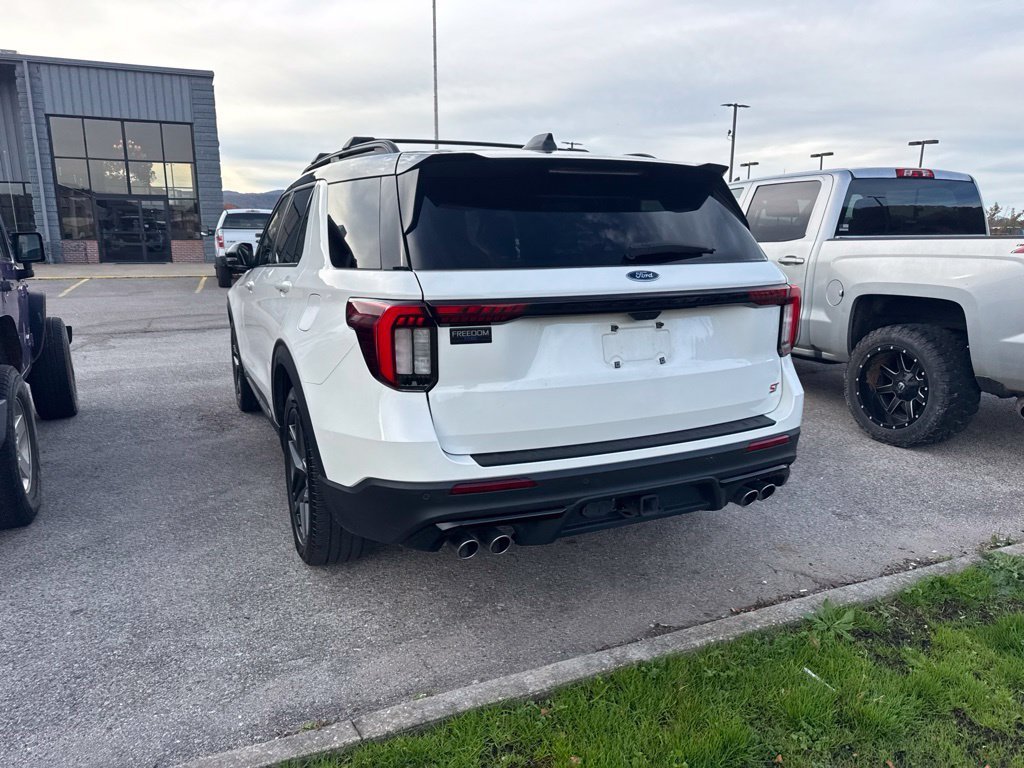 Used 2025 White Ford ST image 19