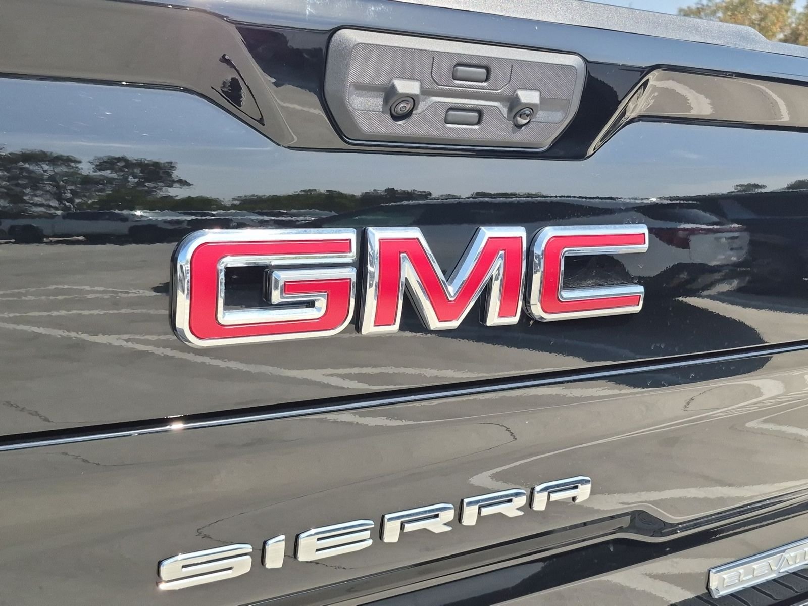 New 2026 Onyx Black GMC Elevation image 30