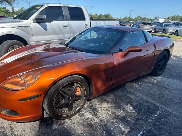 Used 2009 Orange Chevrolet Base image 4
