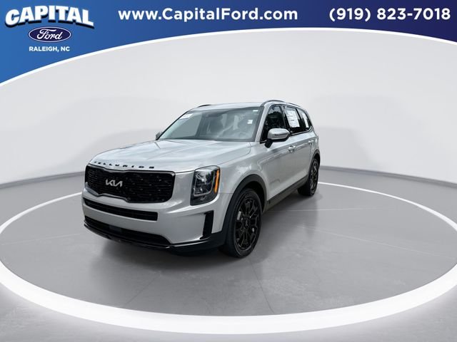 Used 2022 Gray Kia EX image 4