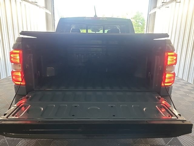 Used 2022  Ford Lariat image 8