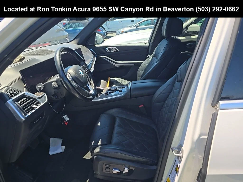 Used 2024 White BMW xDrive40i image 6