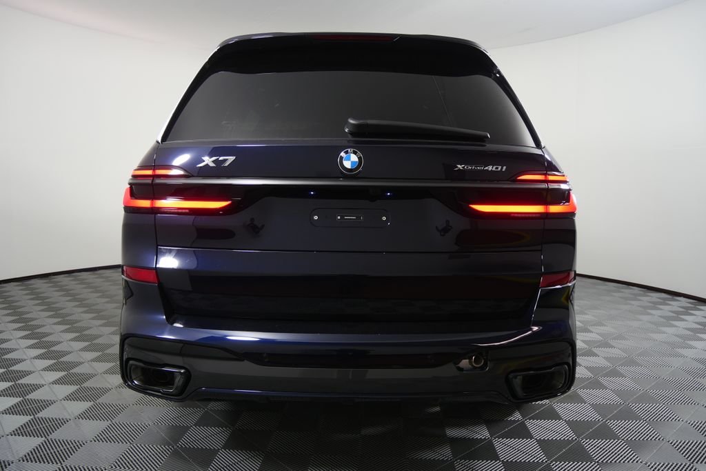 Used 2026 Carbon Black Metallic BMW xDrive40i image 4