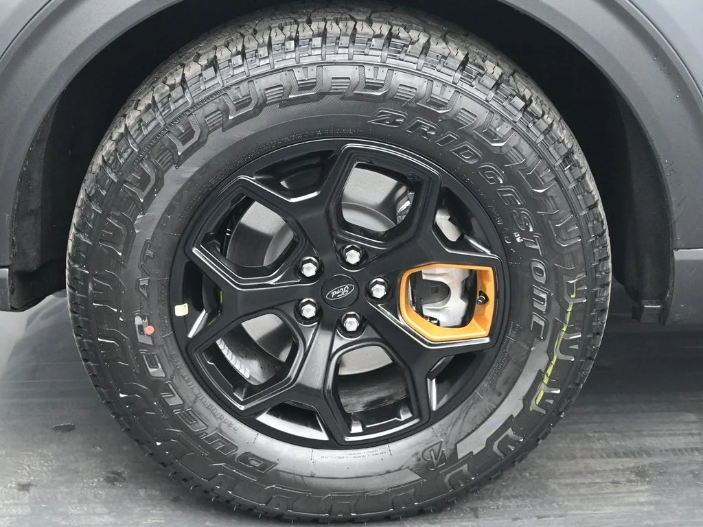 New 2026 Carbonized Gray Metallic Ford Tremor image 30