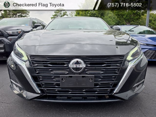 Used 2024 Super Black Clearcoat Nissan 2.5 S image 2