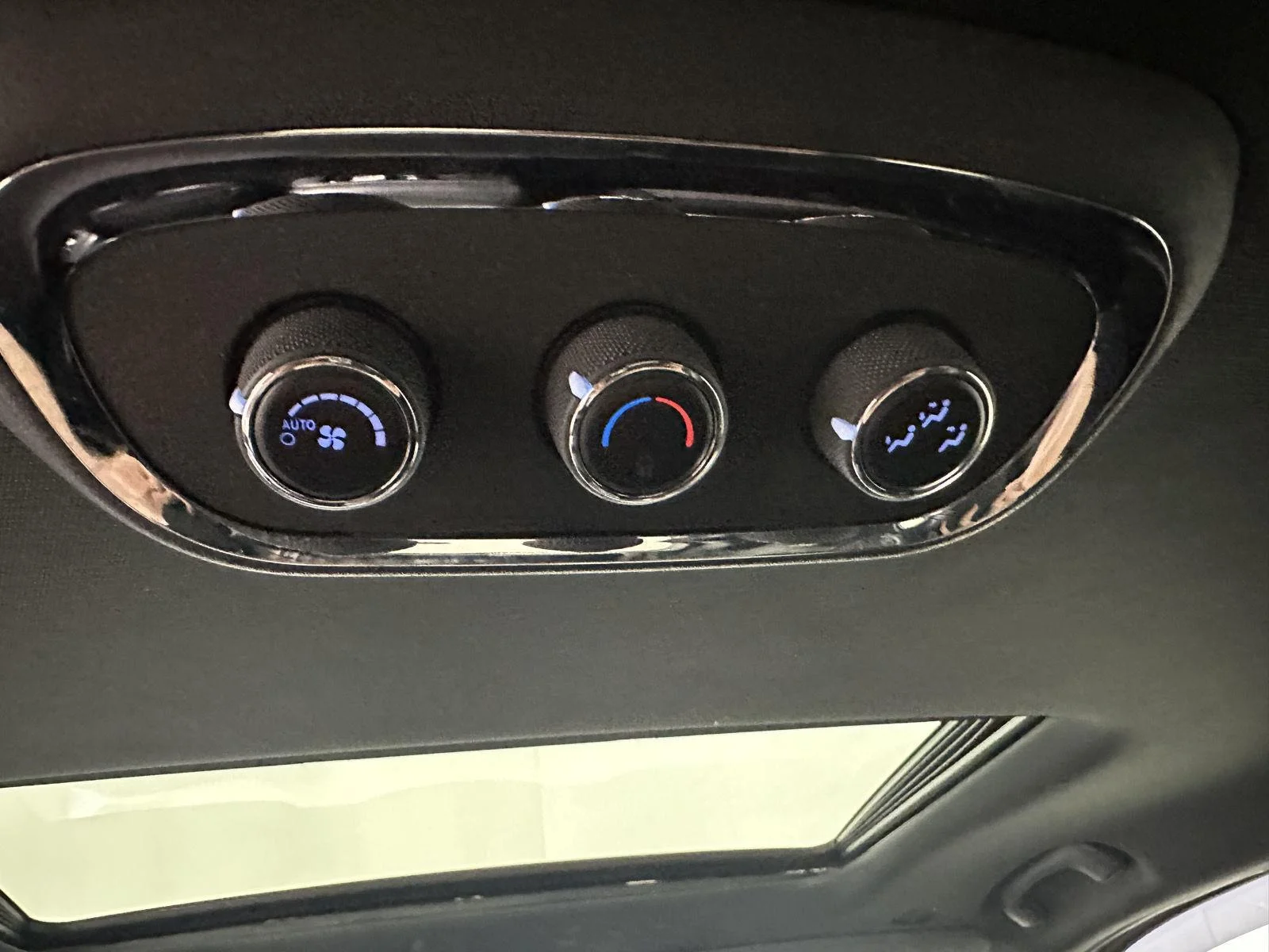 Used 2020 Granite Crystal Metallic Dodge R/T image 32