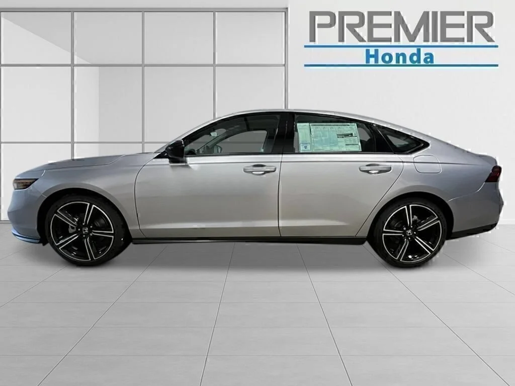 New 2026 Solar Silver Metallic Honda SE image 2
